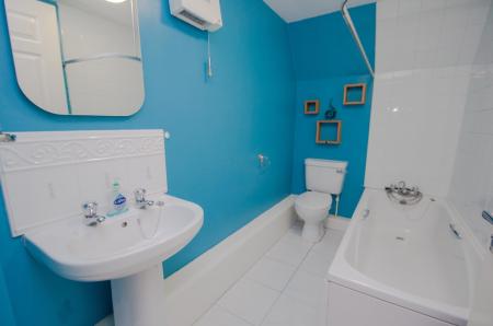 3 bedroom Apartment to let in Ferry Approach, South Shields, NE33