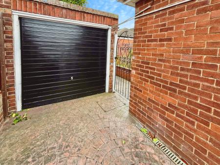 2 bedroom Semi-detached bungalow for sale in Benton Road, Benton, Newcastle upon Tyne, NE7