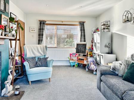 3 bedroom End of terrace house for sale in Shearwater Avenue, Newcastle upon Tyne, NE12