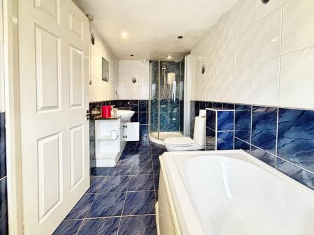 3 bedroom Semi-detached house for sale in Holmwood Avenue, West Monkseaton, NE25