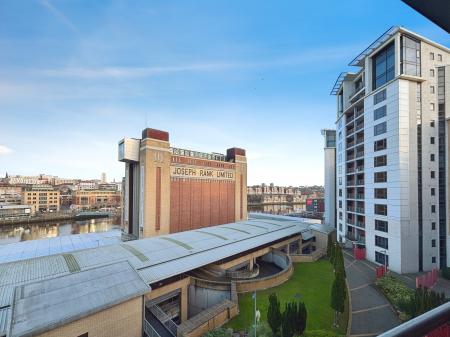2 bedroom Flat for sale in Baltic Quay, Quayside, Gateshead, NE8