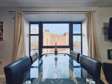 2 bedroom Flat for sale in Baltic Quay, Quayside, Gateshead, NE8