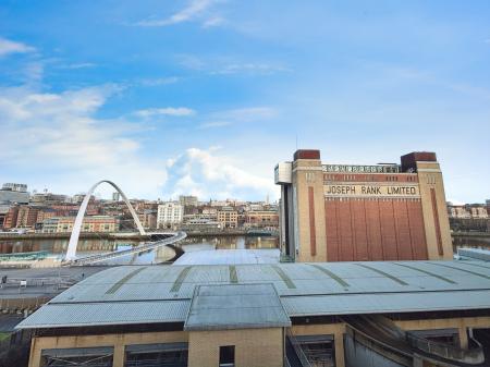 2 bedroom Flat for sale in Baltic Quay, Quayside, Gateshead, NE8