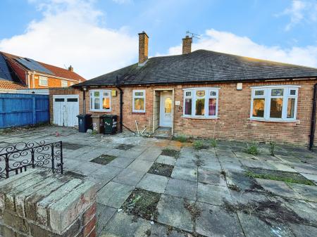 3 bedroom Bungalow for sale in Manor Gardens, Benton, Newcastle upon Tyne, NE7