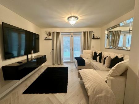 2 bedroom Semi-detached house for sale in Mallard Way, North Walbottle, Newcastle upon Tyne, NE15