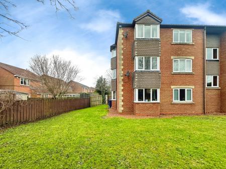 2 bedroom Flat for sale in Allingham Court, Newcastle upon Tyne, NE7