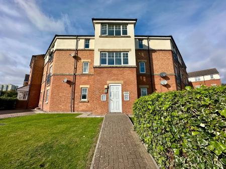 2 bedroom Flat to let in Sanderson Villas, St James Village, Gateshead, NE8