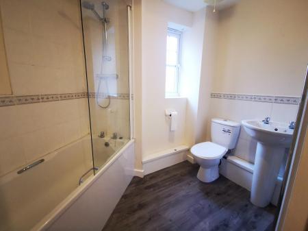 2 bedroom Flat to let in Sanderson Villas, St James Village, Gateshead, NE8