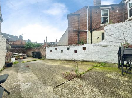 2 bedroom Flat for sale in Cromwell Terrace, North Shields, North Shields, NE29