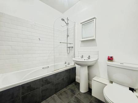 2 bedroom Flat for sale in Cromwell Terrace, North Shields, North Shields, NE29