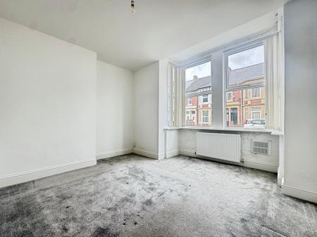 2 bedroom Flat for sale in Cromwell Terrace, North Shields, North Shields, NE29