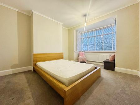 2 bedroom Flat for sale in Bavington Drive, Fenham, Newcastle upon Tyne, NE5