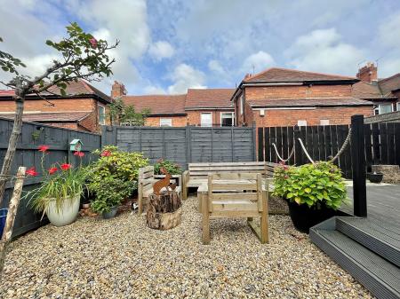 2 bedroom Flat for sale in Bavington Drive, Fenham, Newcastle upon Tyne, NE5