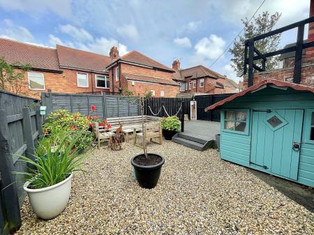 2 bedroom Flat for sale in Bavington Drive, Fenham, Newcastle upon Tyne, NE5