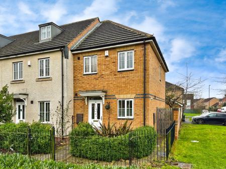 2 bedroom End of terrace house for sale in Queensbury Gate, Longbenton, Newcastle upon Tyne, NE12