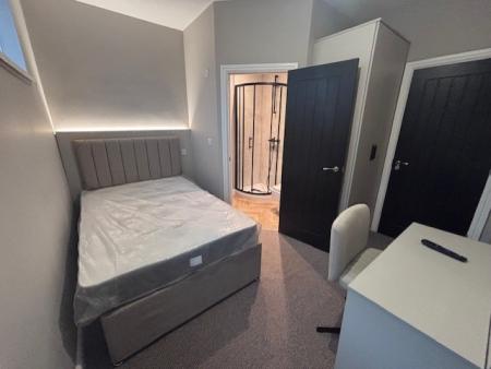 6 bedroom House of Multiple Occupation to let in The Avenue, Wallsend, NE28