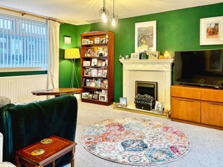 3 bedroom End of terrace house for sale in Stoneleigh Place, Longbenton, Newcastle upon Tyne, NE12