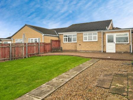 2 bedroom Semi-detached bungalow for sale in Lobelia Close, Chapel Park, Newcastle upon Tyne, NE5