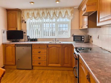 2 bedroom Semi-detached bungalow for sale in Lobelia Close, Chapel Park, Newcastle upon Tyne, NE5