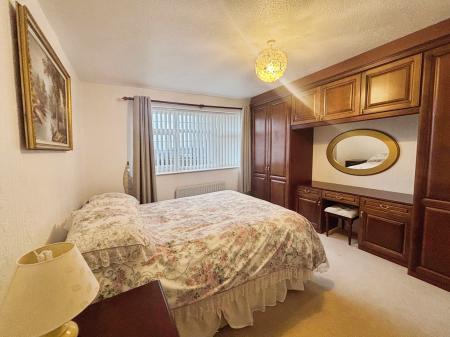 2 bedroom Semi-detached bungalow for sale in Lobelia Close, Chapel Park, Newcastle upon Tyne, NE5