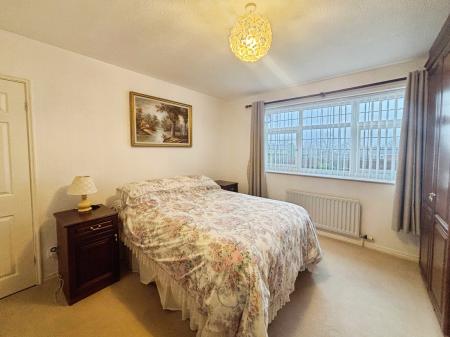 2 bedroom Semi-detached bungalow for sale in Lobelia Close, Chapel Park, Newcastle upon Tyne, NE5