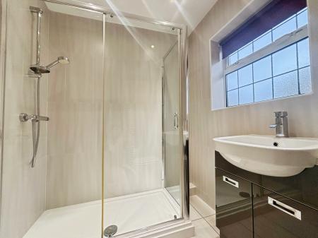 2 bedroom Semi-detached bungalow for sale in Lobelia Close, Chapel Park, Newcastle upon Tyne, NE5