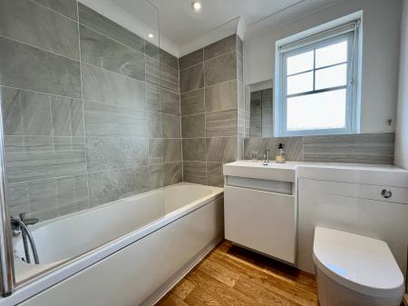 4 bedroom Town house to let in Sanderson Villas, St James Village, Gateshead, NE8