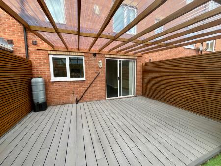 4 bedroom Town house to let in Sanderson Villas, St James Village, Gateshead, NE8