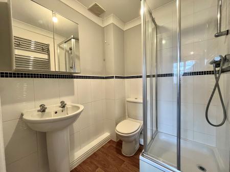 4 bedroom Town house to let in Sanderson Villas, St James Village, Gateshead, NE8