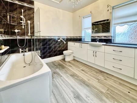 2 bedroom Flat for sale in Portrush Way, Benton, Newcastle upon Tyne, NE7