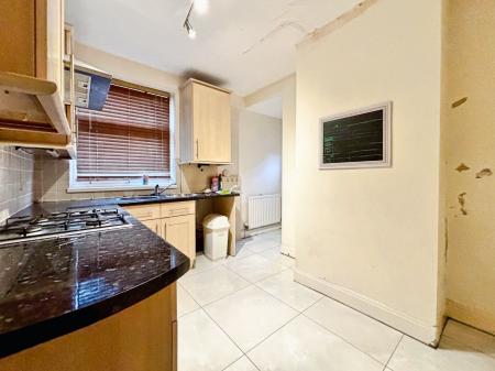 2 bedroom Flat for sale in Wych Elm Crescent, High Heaton, Newcastle upon Tyne, NE7