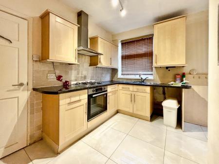 2 bedroom Flat for sale in Wych Elm Crescent, High Heaton, Newcastle upon Tyne, NE7