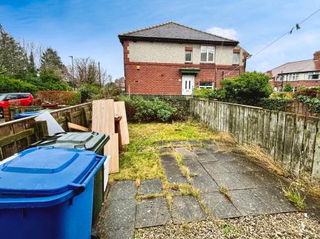 2 bedroom Flat for sale in Wych Elm Crescent, High Heaton, Newcastle upon Tyne, NE7