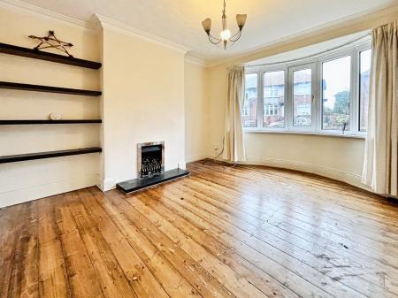 2 bedroom Flat for sale in Wych Elm Crescent, High Heaton, Newcastle upon Tyne, NE7