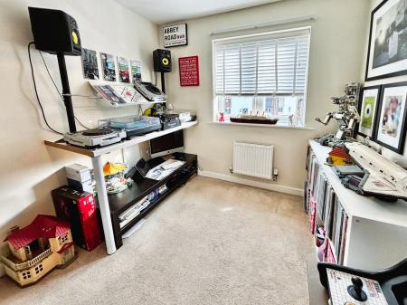 3 bedroom Terraced House for sale in White Swan Close, Killingworth, Newcastle upon Tyne, NE12