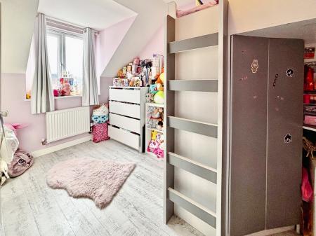 3 bedroom Terraced House for sale in White Swan Close, Killingworth, Newcastle upon Tyne, NE12