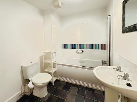 2 bedroom Flat for sale in The Stephenson, Staithes South, Dunston, Gateshead, NE8