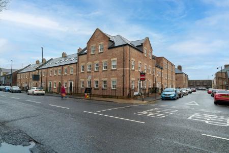 2 bedroom Flat for sale in Northumberland Close, North Shields, NE30