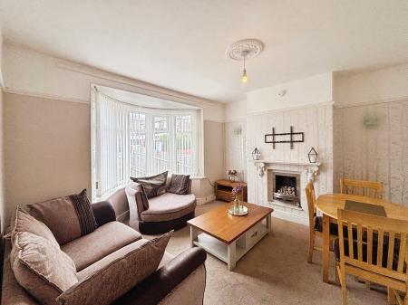 2 bedroom Semi-detached house for sale in Kinnaird Avenue, Denton Burn, Newcastle upon Tyne, NE15