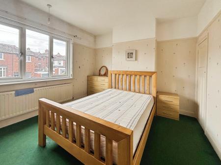 2 bedroom Semi-detached house for sale in Kinnaird Avenue, Denton Burn, Newcastle upon Tyne, NE15