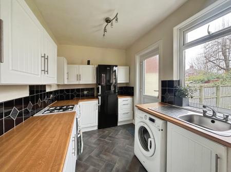 2 bedroom Semi-detached house for sale in Kinnaird Avenue, Denton Burn, Newcastle upon Tyne, NE15