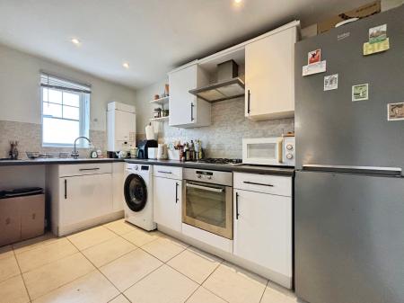2 bedroom Flat for sale in Ovett Gardens, Gateshead, NE8