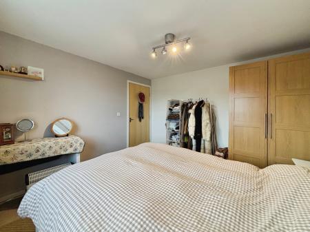 2 bedroom Flat for sale in Ovett Gardens, Gateshead, NE8
