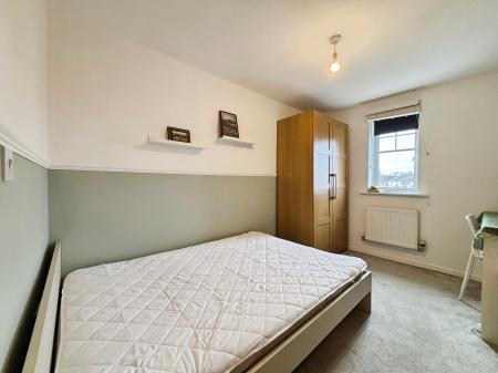 2 bedroom Flat for sale in Ovett Gardens, Gateshead, NE8