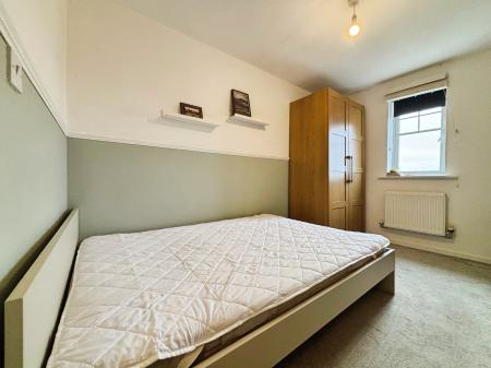 2 bedroom Flat for sale in Ovett Gardens, Gateshead, NE8