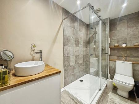 2 bedroom Flat for sale in Ashover Road, Kenton, Newcastle upon Tyne, NE3