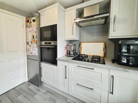 2 bedroom Flat for sale in Ashover Road, Kenton, Newcastle upon Tyne, NE3