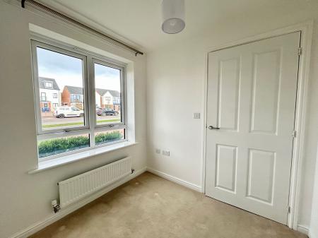 4 bedroom Semi-detached house to let in Roseden Way, Newcastle upon Tyne, NE13
