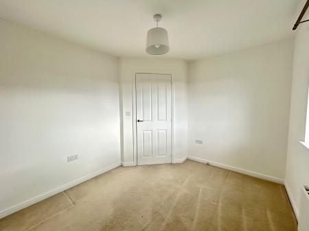 4 bedroom Semi-detached house to let in Roseden Way, Newcastle upon Tyne, NE13