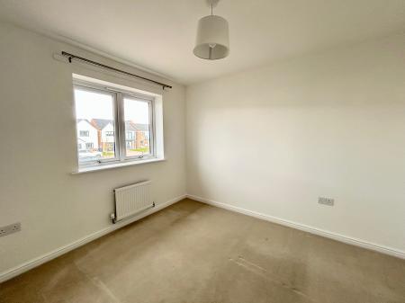 4 bedroom Semi-detached house to let in Roseden Way, Newcastle upon Tyne, NE13